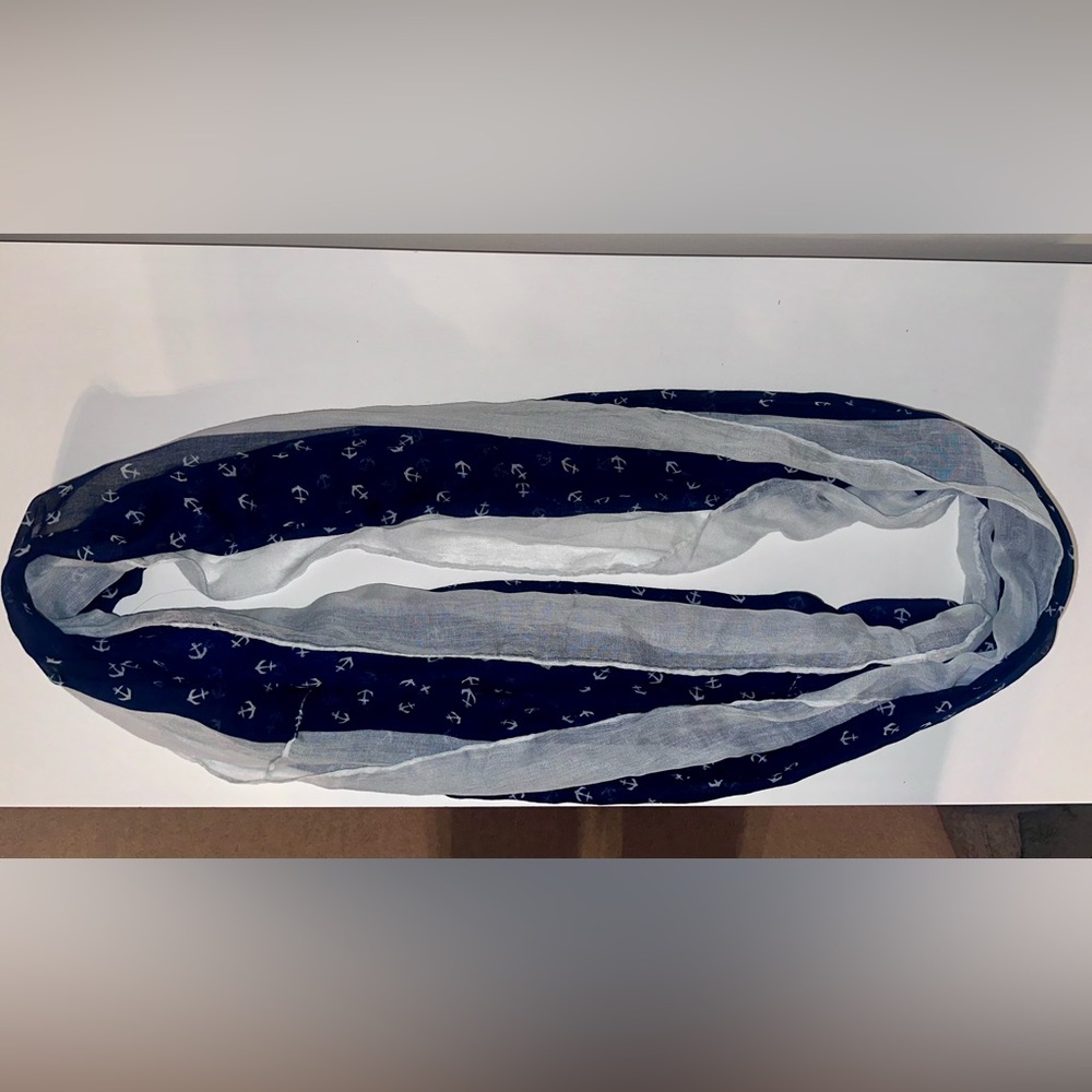 Women’s Infinity Scarf Wrap - Picture 2 of 2